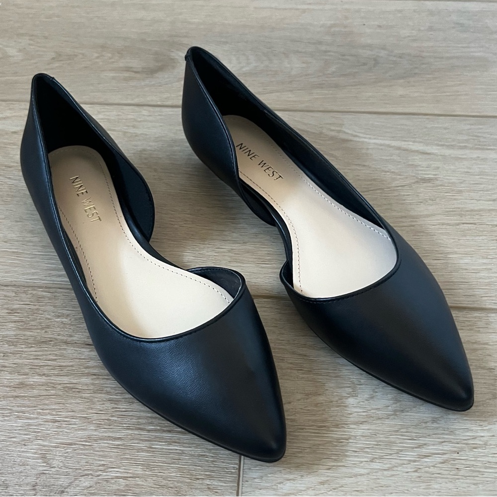 Nine West Black Pointed Flats (Never worn)